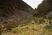 Jezírko v údolí Rumakuru, národní park Urho Kekkonena