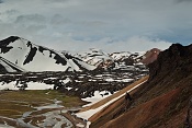 Kemp Brennisteinsalda,  lávové pole Laugahraun a sopka Bláhnúkur (943 m) a hora Suðurnámur (915 m),  Landmannlaugar