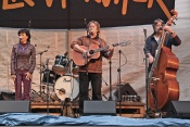 Antonín Hlaváč, Šárka Benetková, Pavel Zajíc, Pavel Jim Drengubák – Nezmaři. Folkový kvítek Konopiště 2010