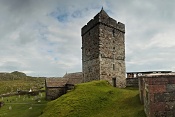 Kostel St Clement's Church (*1520, hrobka klanu Macleod), Rodel, South Harris, Skotsko