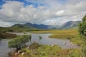 Jezero Lochan na h-Achlaise a hora Meall a´Bhuiridh (1108 m)