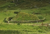 Bostadh (Bosta), rekonstrukce obydlí ze 6.stol. n.l.), Great Bernera