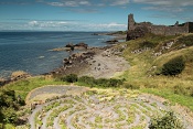Hrad a labyrint Dunure Castle (*13.stol., klan Kennedy)