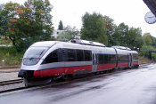 Motorový vlak NSB Clase 93 (*2000) na trati Dombås – Åndalsnes (Rauma Line). Åndalsnes (N)